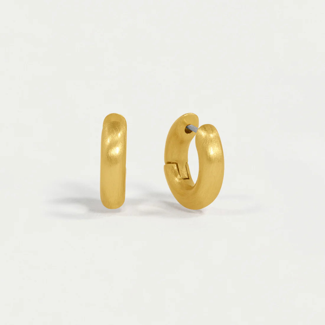 Dune Huggie Earrings in Gold